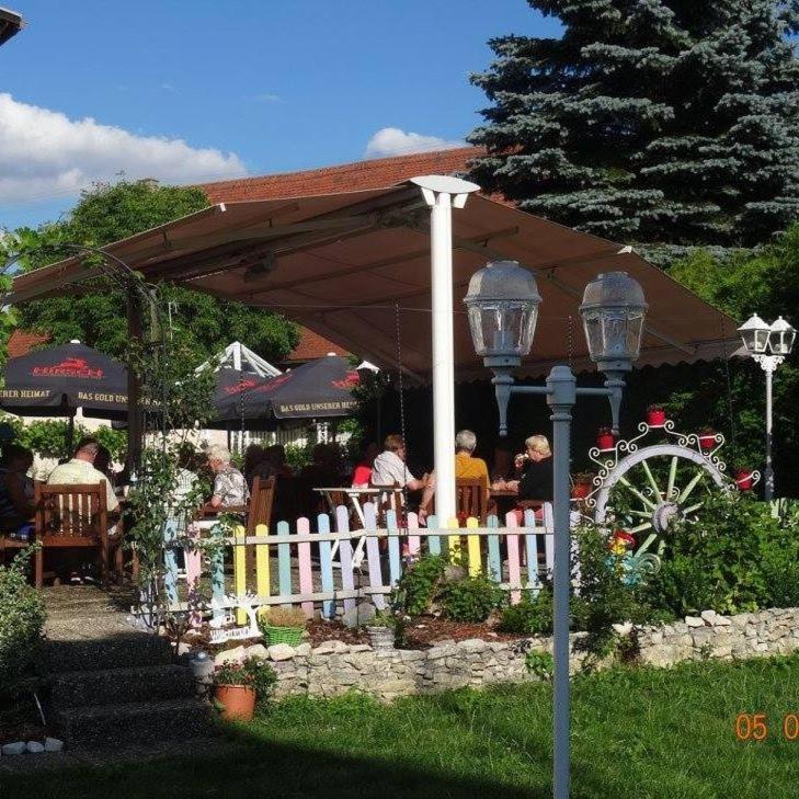 Hotel 4 Jahreszeiten mit Restaurant Albstadt Exterior foto